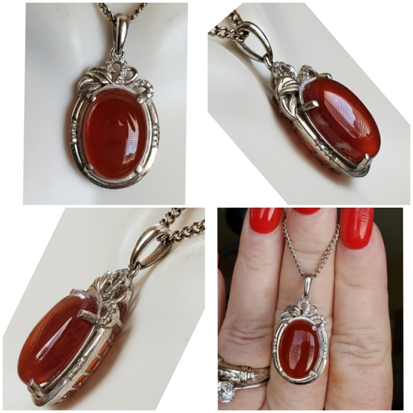 Genuine 9ct Carnelian/White Sapphire Pendant - Picture 2 of 5